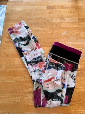 Lululemon leggings size 8